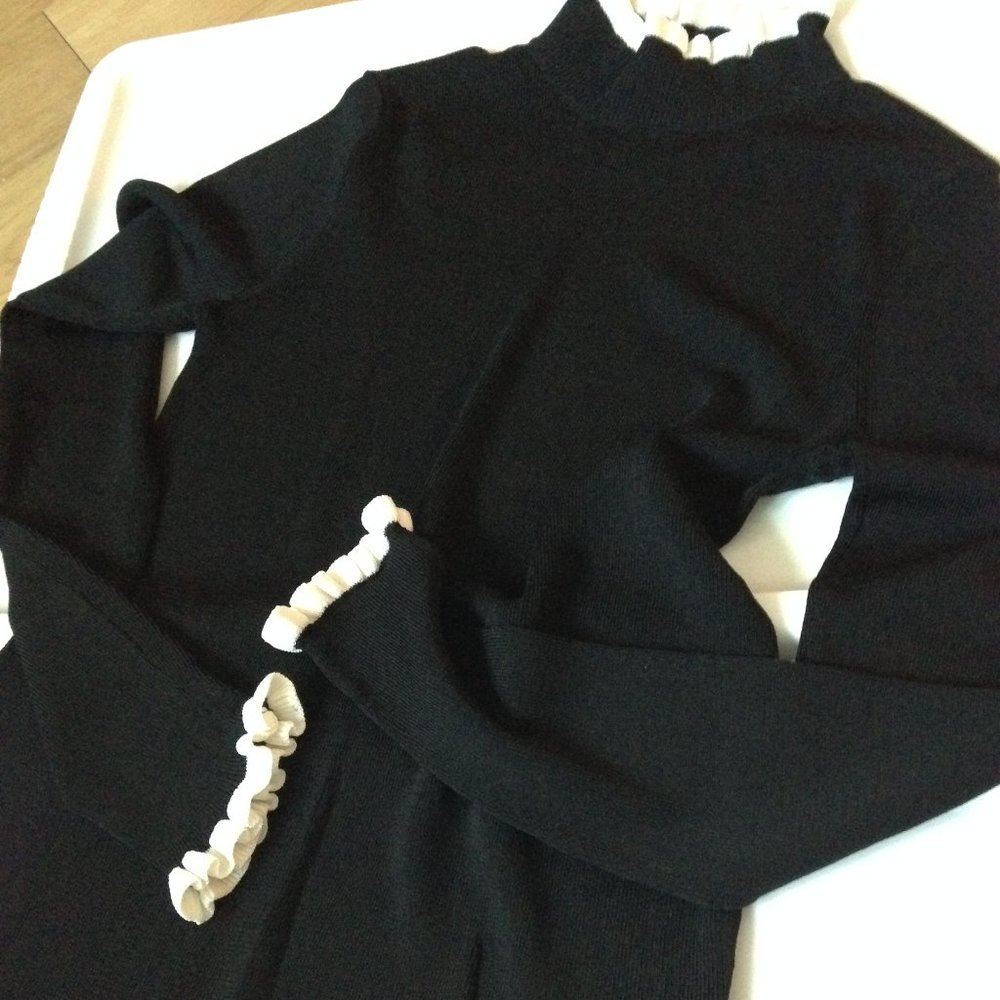 NWOT Gorgeous H&M Sweater
